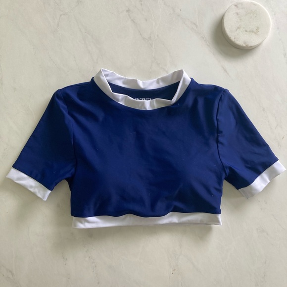 Crop Top Bikini - Picture 10 of 10